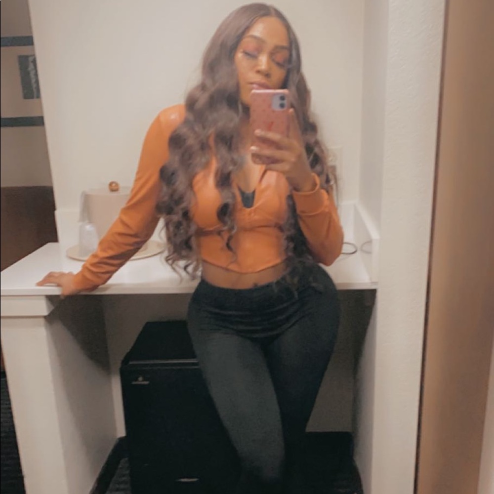 Meet your Posher, Deandra